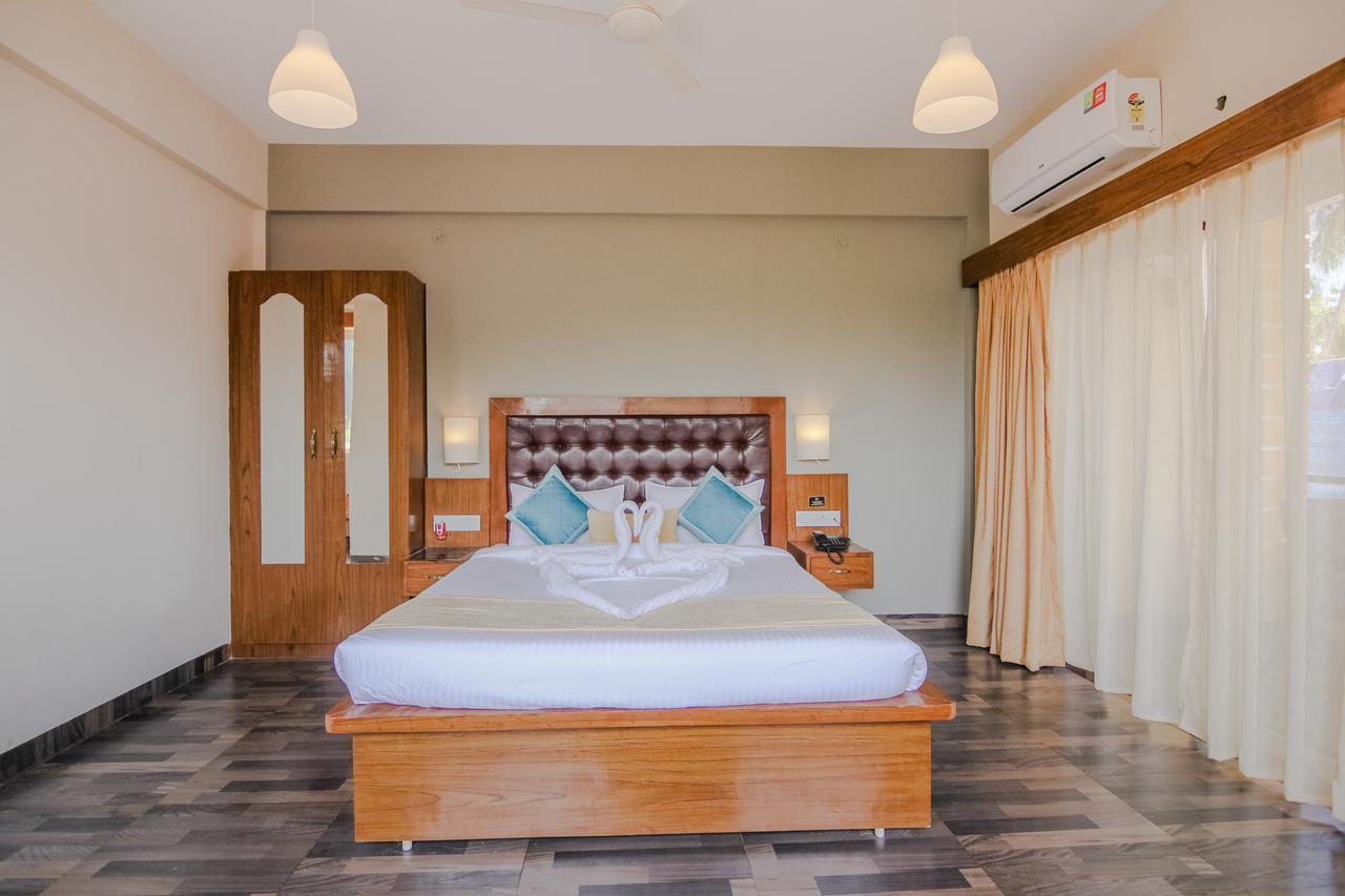 Royale Nirvana Resort Arpora Luaran gambar